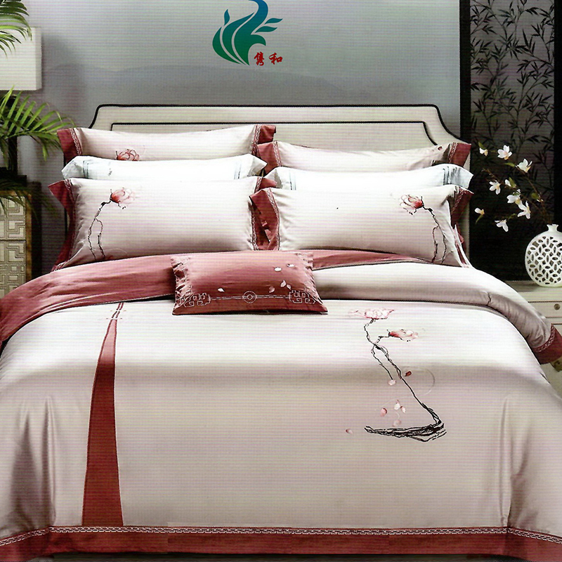 乐鱼60贡缎绣花四件套（菩提红）